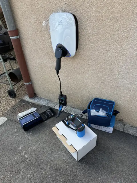 Pose d'une borne de recharge murale