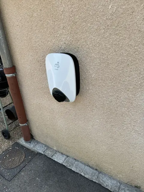 Borne de recharge murale installée